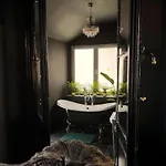 Cozy Couple Retreat Near Thermes * Spa