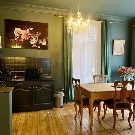 Cozy Couple Retreat Near Thermes شقة سبا
