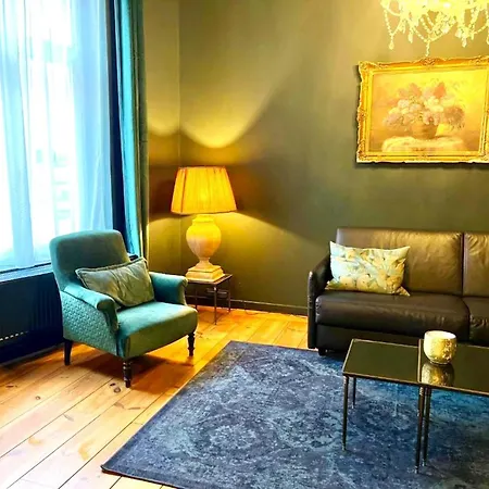 Cozy Couple Retreat Near Thermes Appartamento Spa