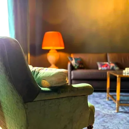 Cozy Couple Retreat Near Thermes Apartamento Spa