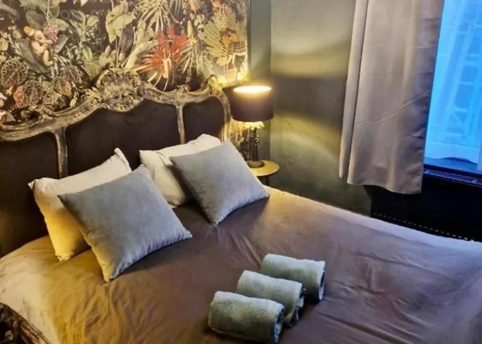 Cozy Couple Retreat Near Thermes شقة سبا