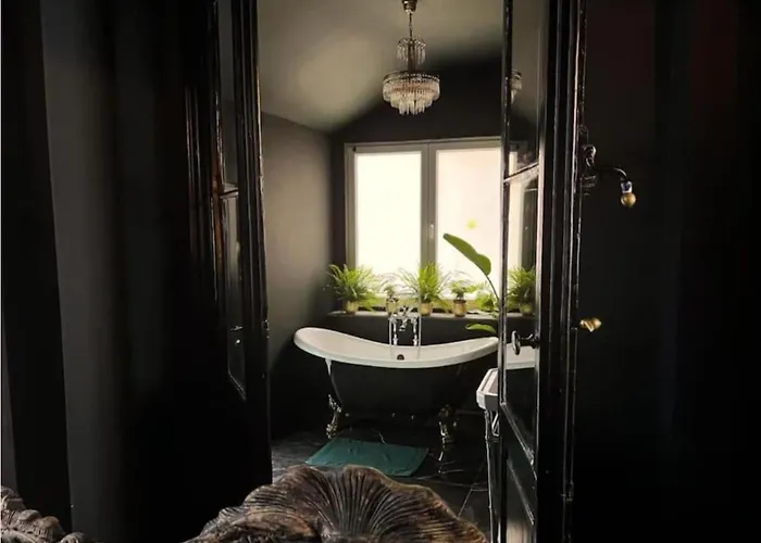 Cozy Couple Retreat Near Thermes * سبا