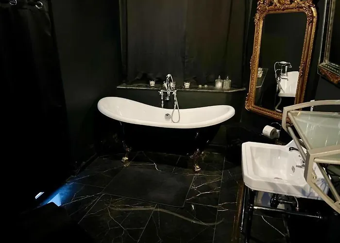 شقة Cozy Couple Retreat Near Thermes *